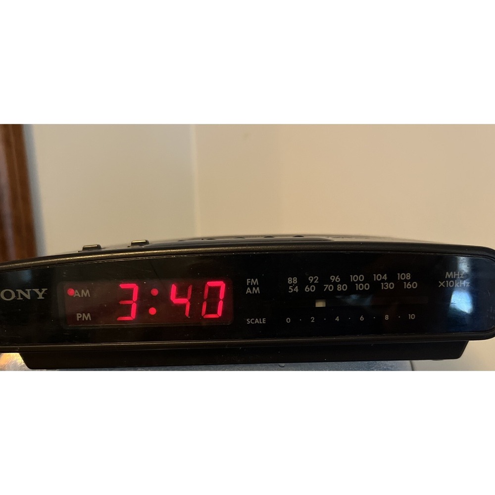 Retro Sony Dream Machine ICF-C420 Dual Alarm AMFM Clock Radio Wood Grain Tested